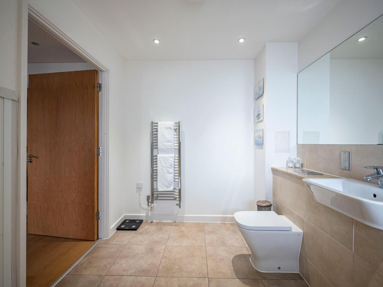 London Apartment Near Tower Bridge And Tube Pass The Keys 외부 사진